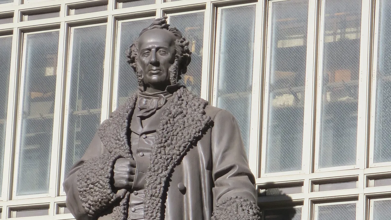 Statue of Cornelius Vanderbilt at Grand Central Terminal, New York